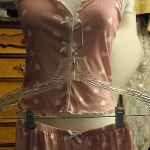 New, pink heart patterned 2pc sleepwear lettuce hem size med., adjustable straps